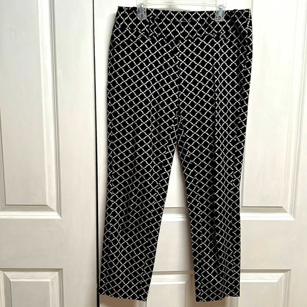WHBM Black Cream White Geometric Print Low Rise Pocket Cropped Pants Size 4